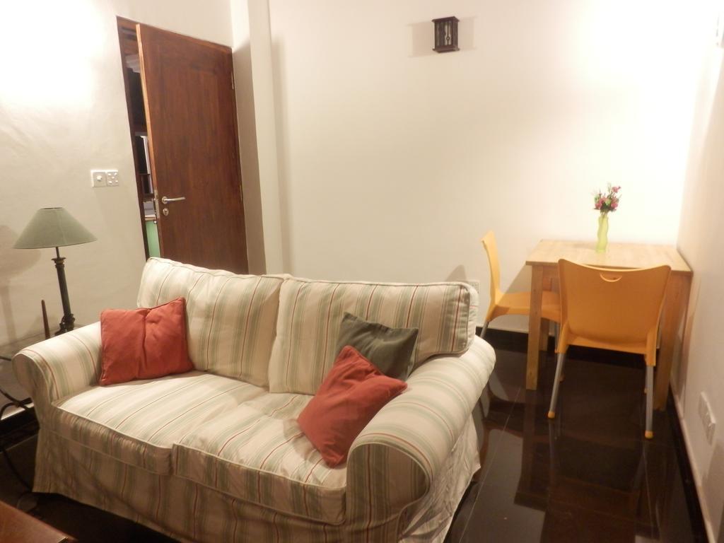 罗尼小屋 尼甘布 客房 照片