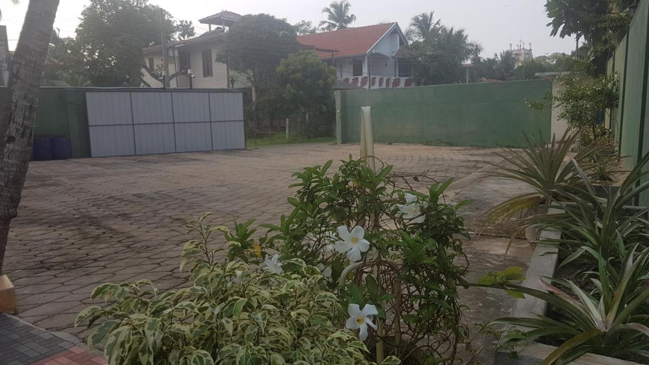 罗尼小屋 尼甘布 外观 照片
